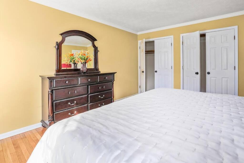 Lovely 5Bed, 3-Fullbath ! 5Min To Free Way I-85 Lawrenceville Eksteriør bilde