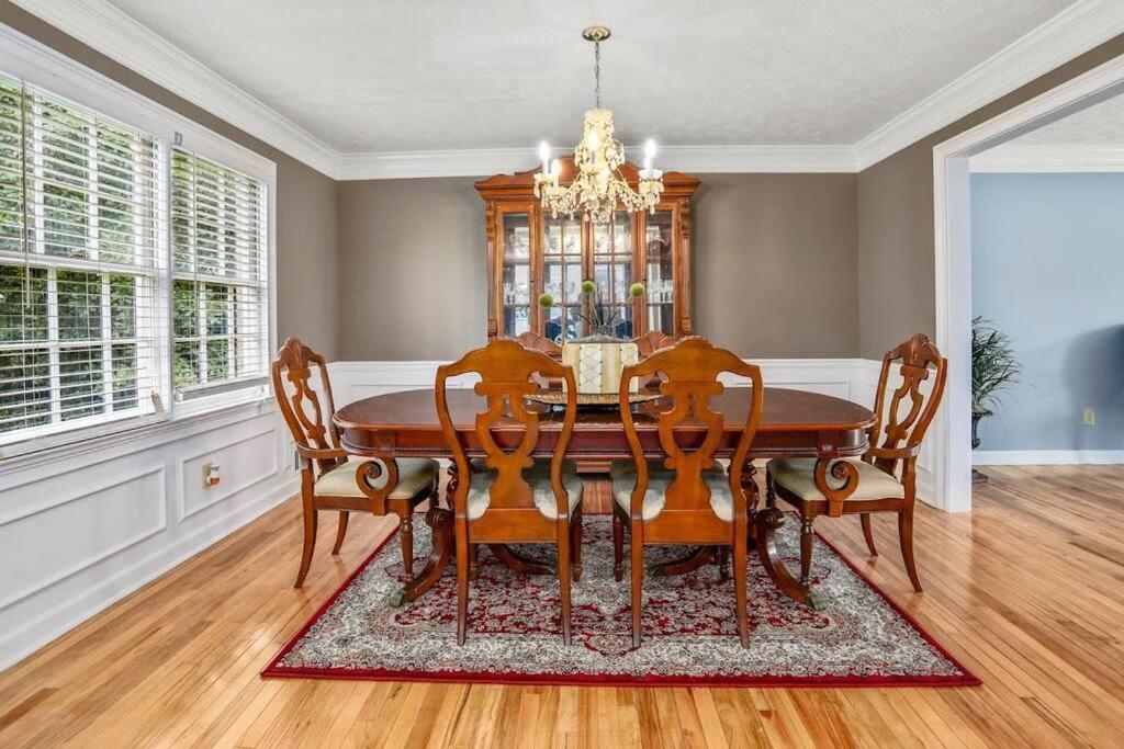 Lovely 5Bed, 3-Fullbath ! 5Min To Free Way I-85 Lawrenceville Eksteriør bilde